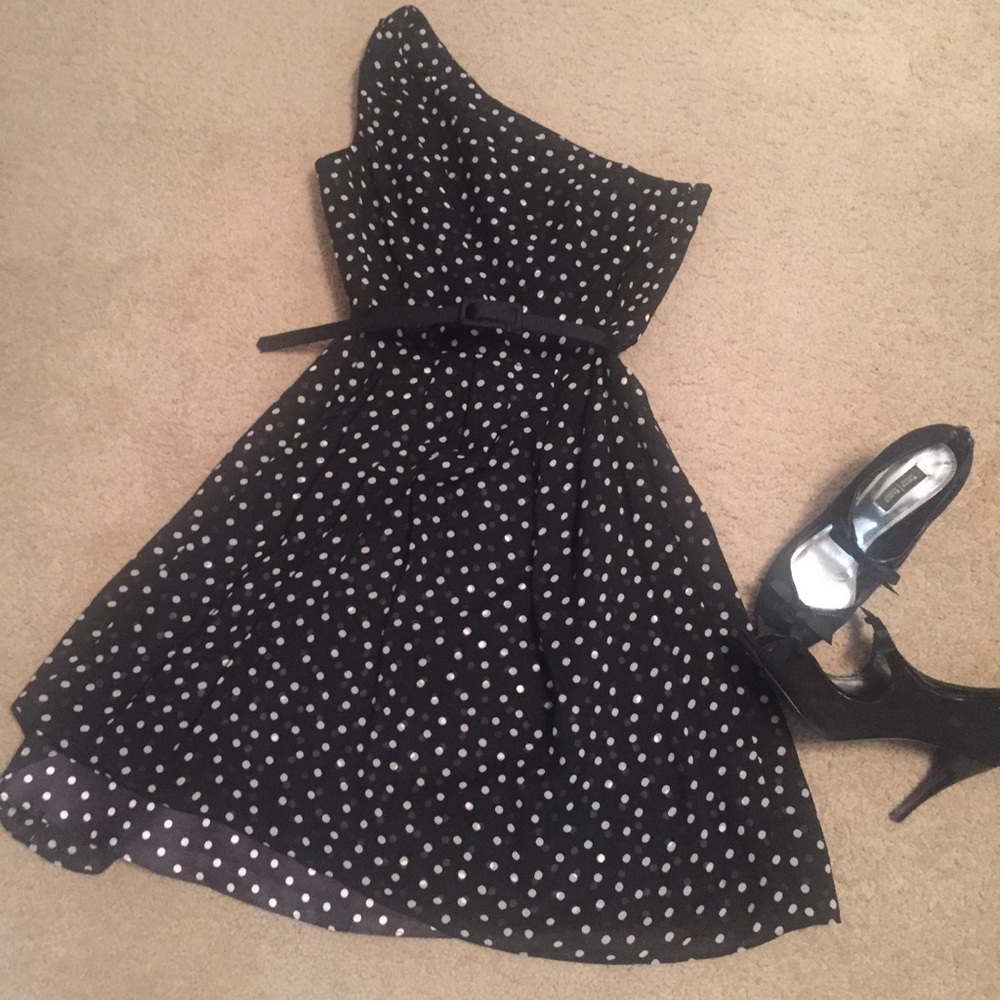 New! WHBM One shoulder polka dot dress sz 6